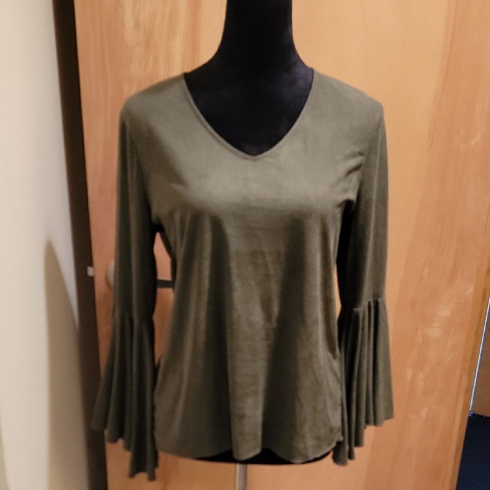 Chico's Green Faux Suede Blouse with Bell Sleeves Sz Small